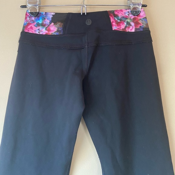 Lululemon Black/Floral Cropped Leggings SZ 4 XS Activewear Yoga Low Rise Y2K - Picture 5 of 15